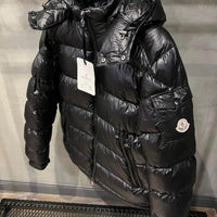 Moncler maya jas (NFC SCAN)