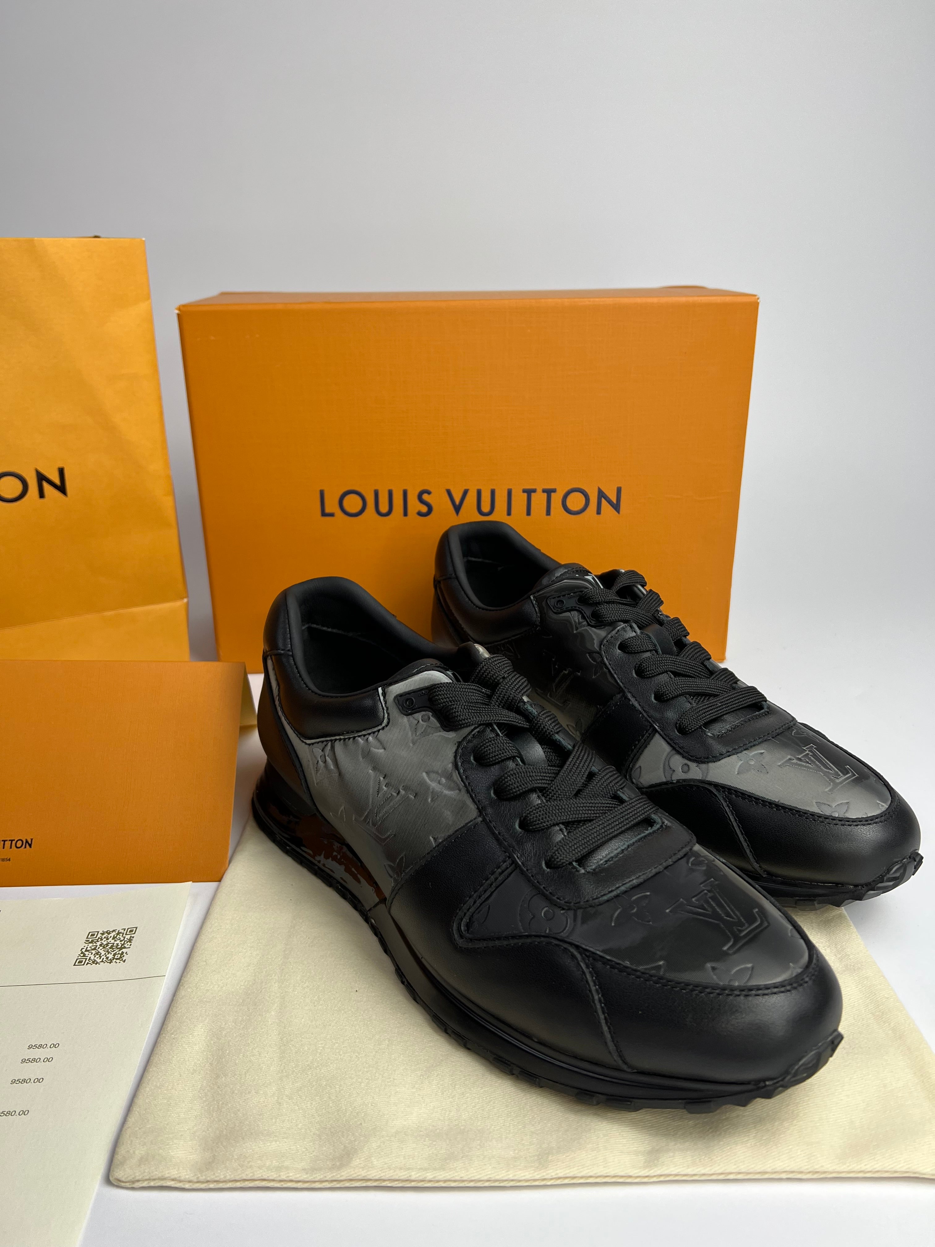 Louis Vuitton Run-Away Zwart