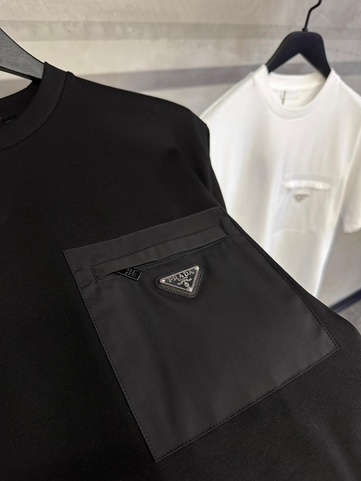 Prada T-shirt Zwart