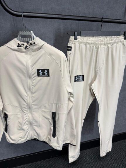 Under Armour Beige Trainingspak