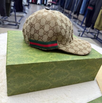 Gucci Brown Pet Classic
