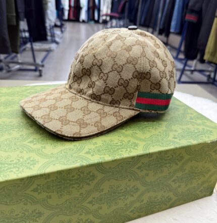 Gucci Brown Pet Classic