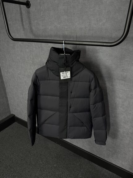 Moncler Madeira Hooded Short Down Jacket Black + NFC High Quality