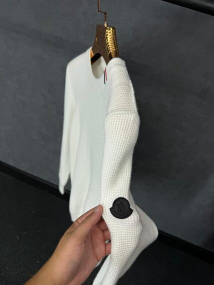 Moncler Brei Stof White Sweater Black Logo