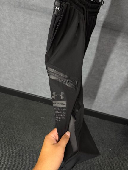 Under Armour Black on Black Trainingspak