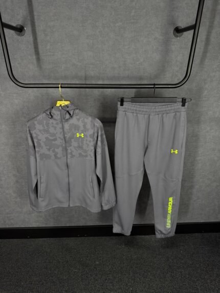 Under Armour Dark Grey Camo Trainingspak