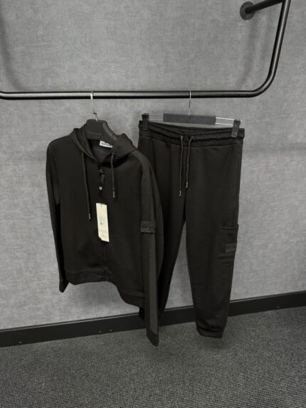 Stone Island Trainingspak Black on Black