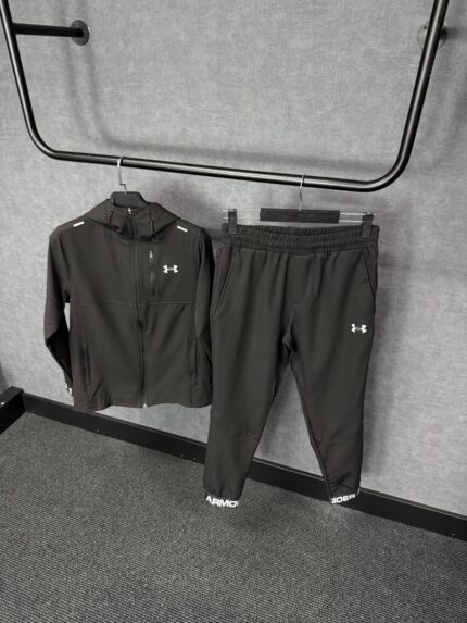 Under Armour Trainingspak Black on Black