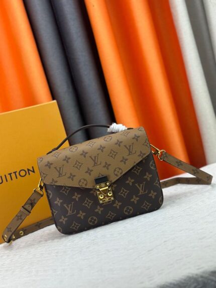 louis vuitton pochette metis monogram reverse canvas