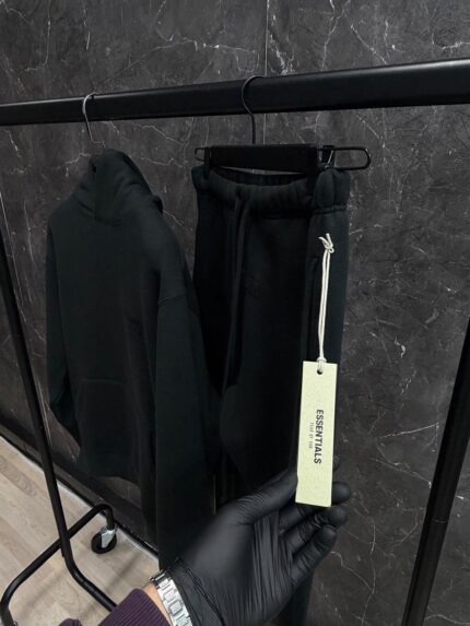 Essentials Fear of God zwart trainingspak