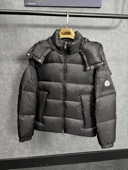 Moncler couyere puffer black + NFC, High Quality