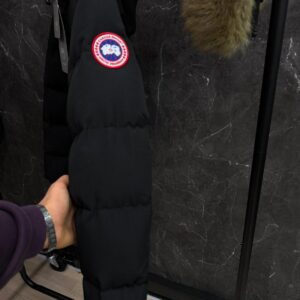 Canada goose Macmillan Black Red logo